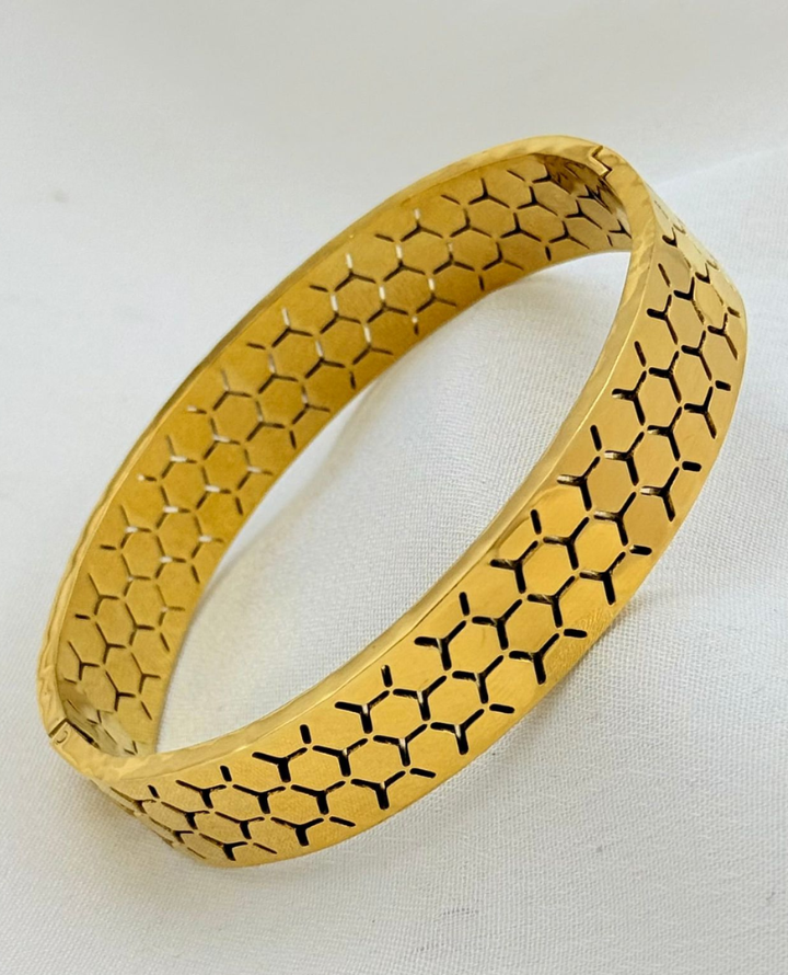 316L LUX GEOMETRIC BANGLE – HIGH QUALITY & TARNISH-RESISTANT