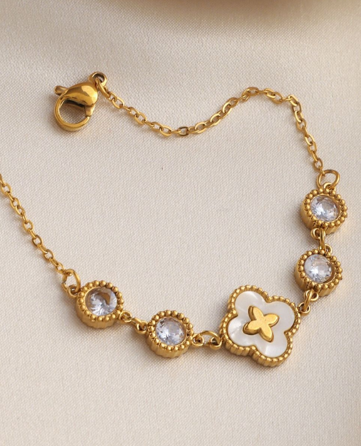 CLOVER BRACELET NEW DESIGN, A1 QUALITY, WATERPROOF & TARNISH-FREE