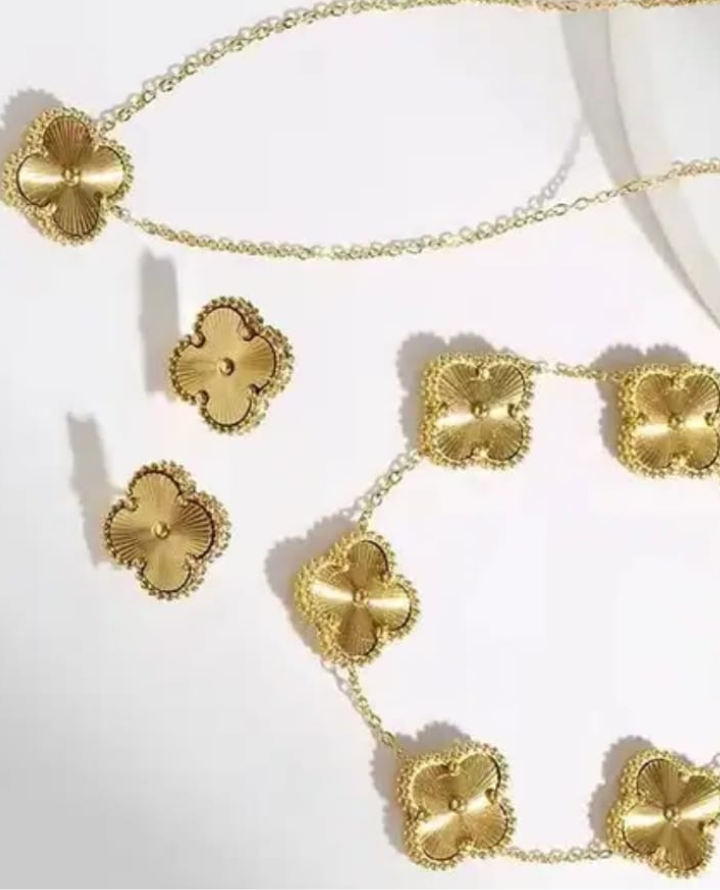 GOLDEN VANCLEEF COMBO SET HIGH QUALITY & TARNISH-RESISTANT