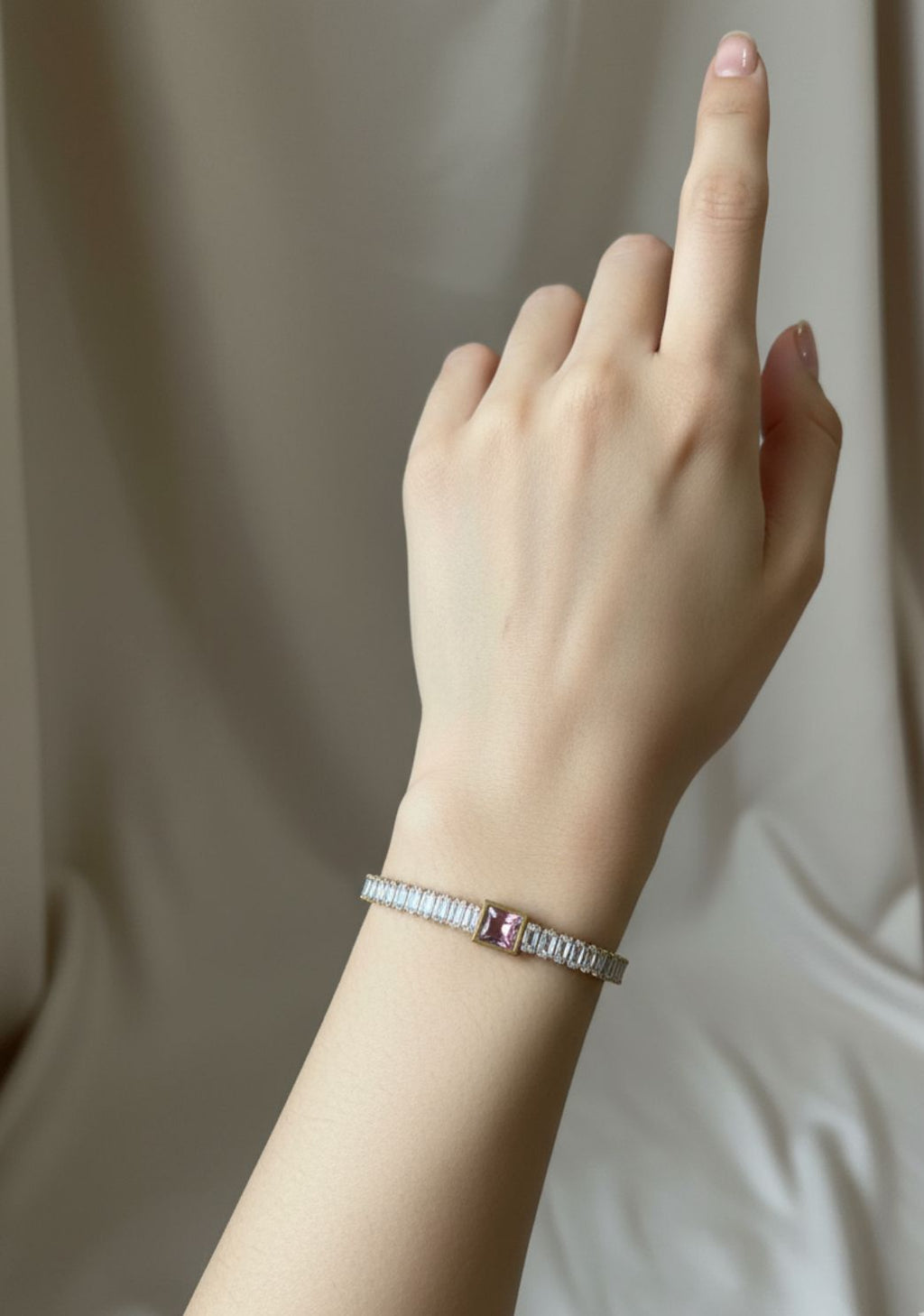 Stainless Steel Emerald Charm Bracelet – Luxe Color Edition