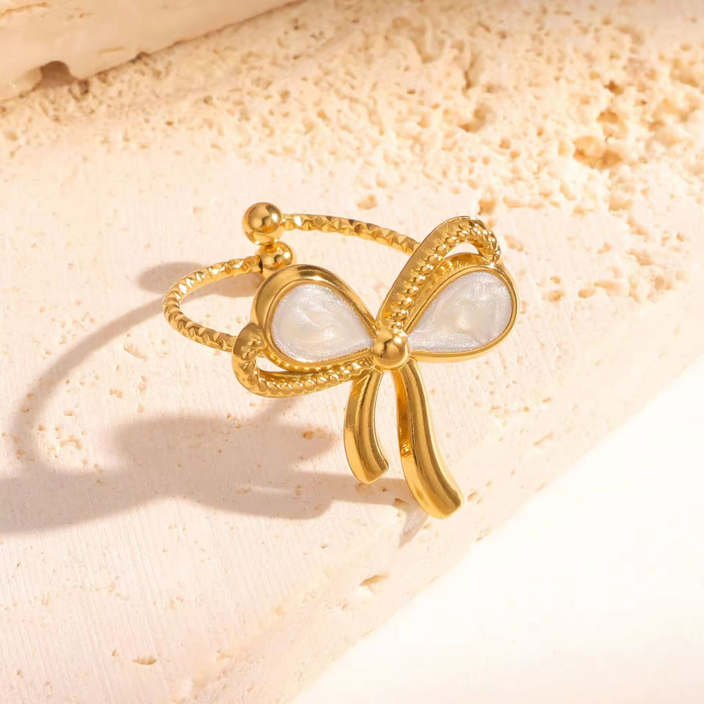 Vintage Bow Adjustable Ring – Elegant Stainless Steel Statement Piece