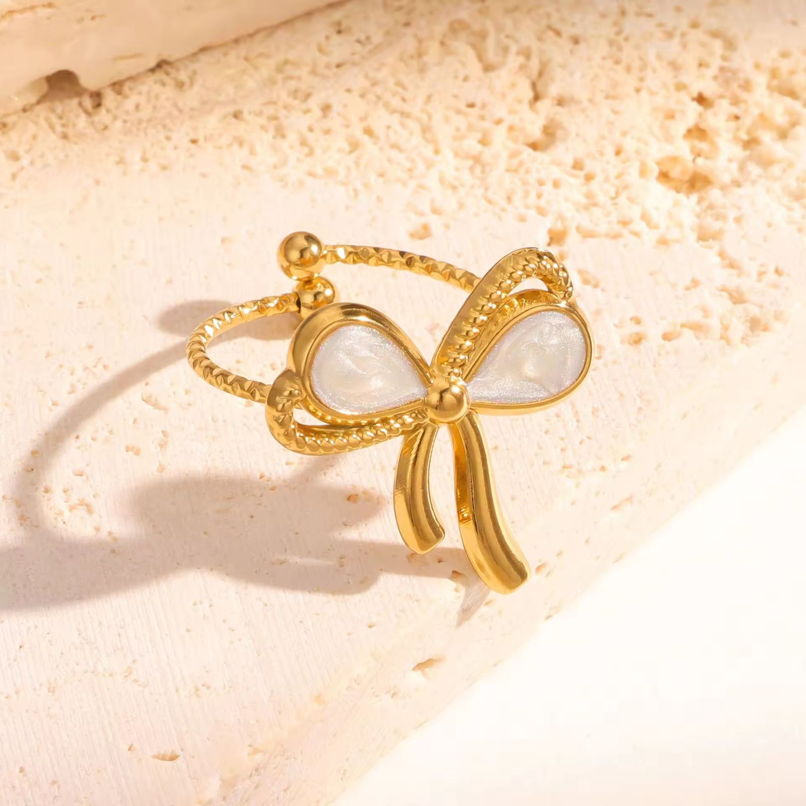 Vintage Bow Adjustable Ring – Elegant Stainless Steel Statement Piece