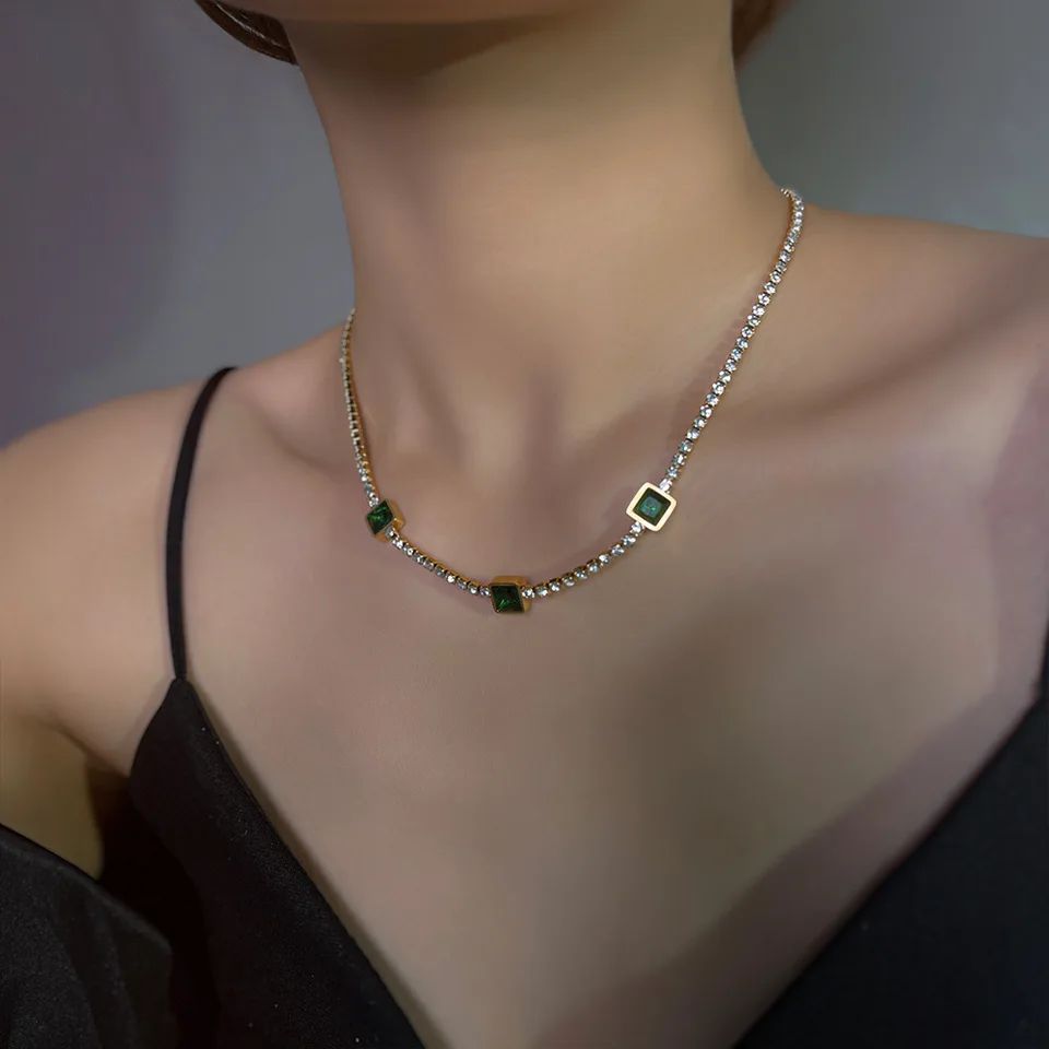 Elegant Emerald Stone Necklace – Premium Stainless Steel Finish
