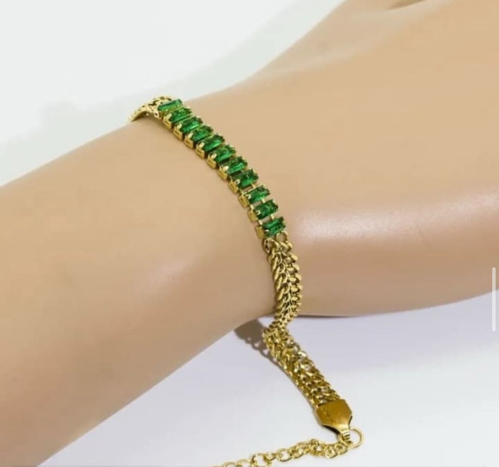 ✨ Premium Stainless Steel Trendy Bracelet for Women | Waterproof & Tarnish Free |