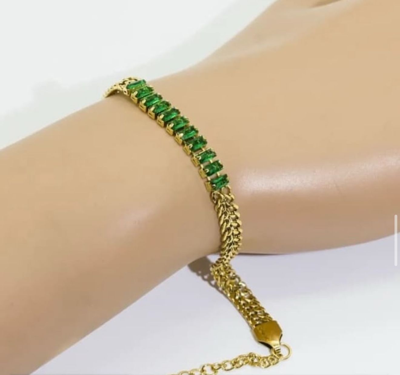 ✨ Premium Stainless Steel Trendy Bracelet for Women | Waterproof & Tarnish Free |