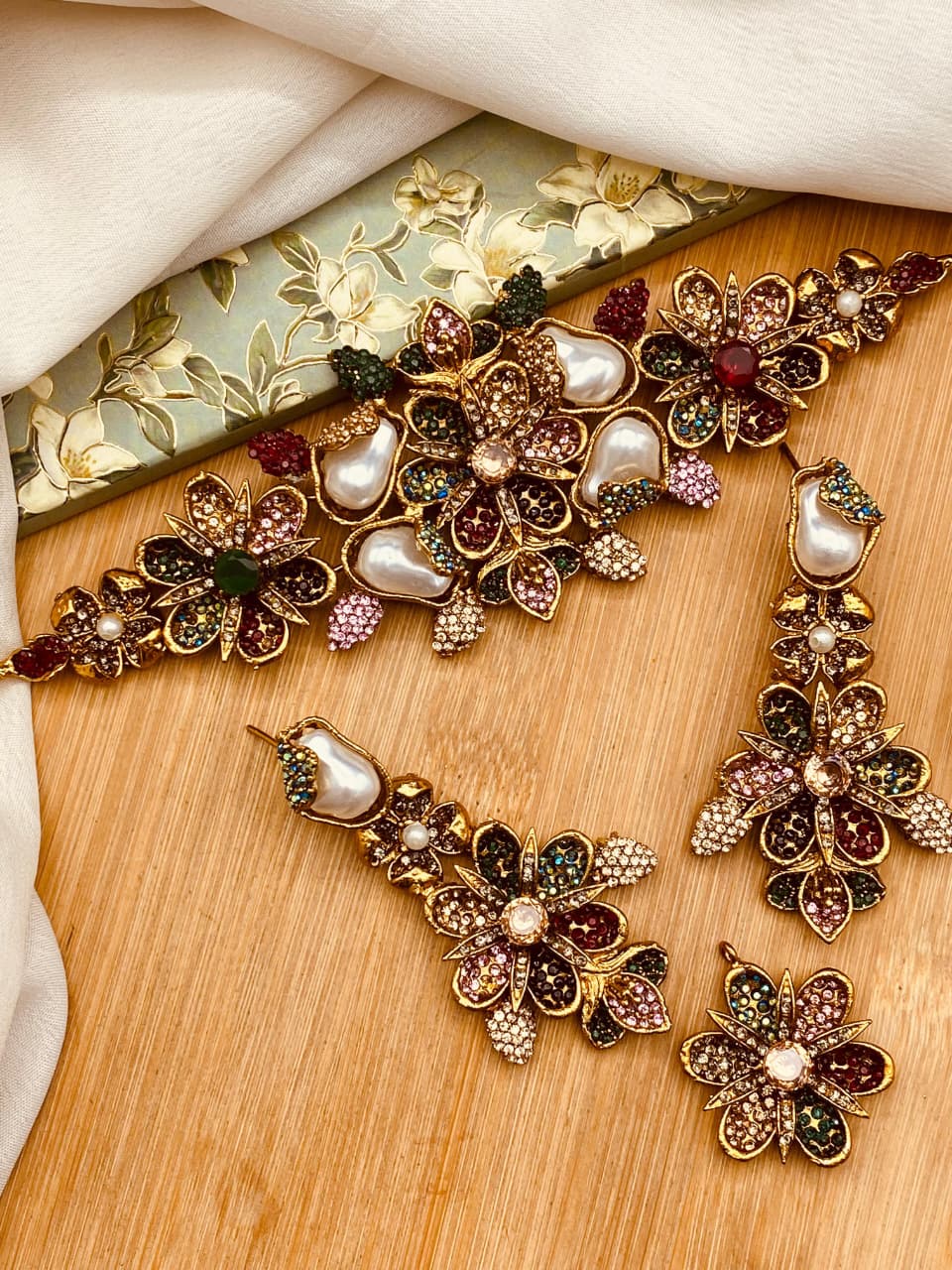 Turkish Choker Set – Elegant Handmade Jewelry for Every Occasion