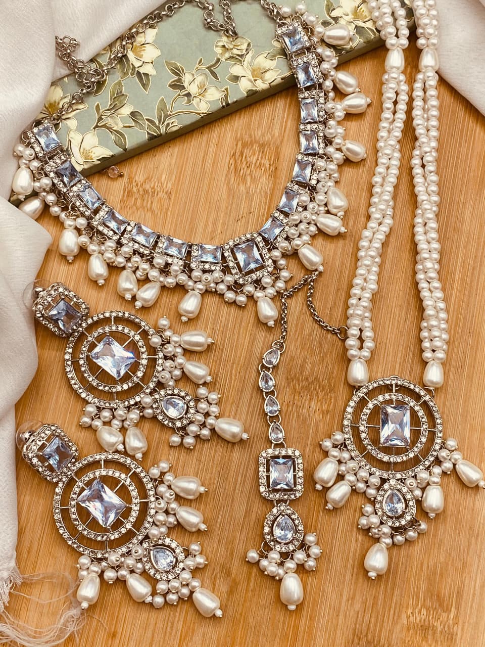 Nauratan Stone Necklace Set – Timeless Elegance in Every Color