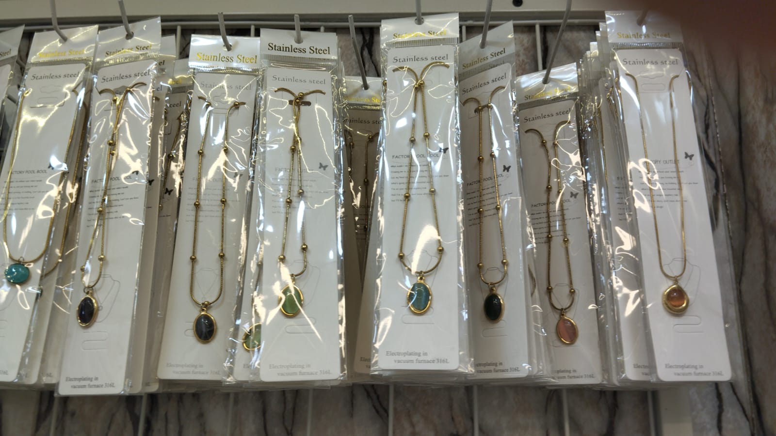 Stainless Steel Natural Stone Locket – High Quality & Timeless Charm