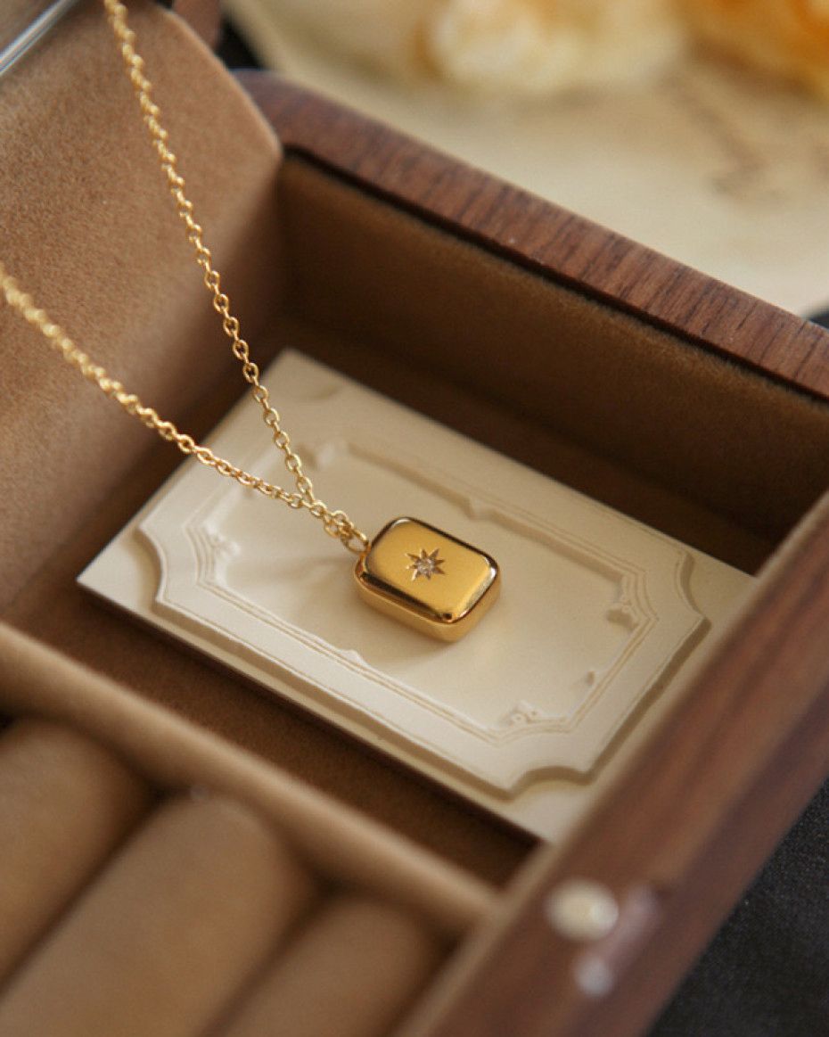 Stainless Steel Vintage Necklace – High Quality & Timeless Style