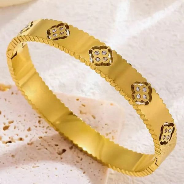 Stylish Clover Handcuff – 316L Stainless Steel
