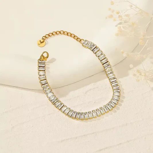 GOLDEN TENNIS BRACELET – WATERPROOF & ANTI-TARNISH