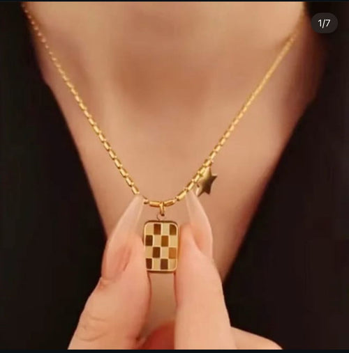 Elegant Stainless Steel Necklace – Timeless Shine
